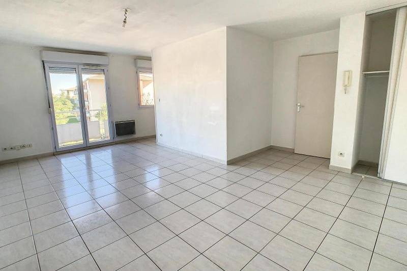 Appartement dans residence securisee avec balcon et parkng  ...