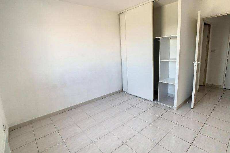 Appartement dans residence securisee avec balcon et parkng  ...