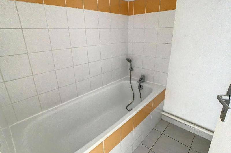 Appartement dans residence securisee avec balcon et parkng  ...