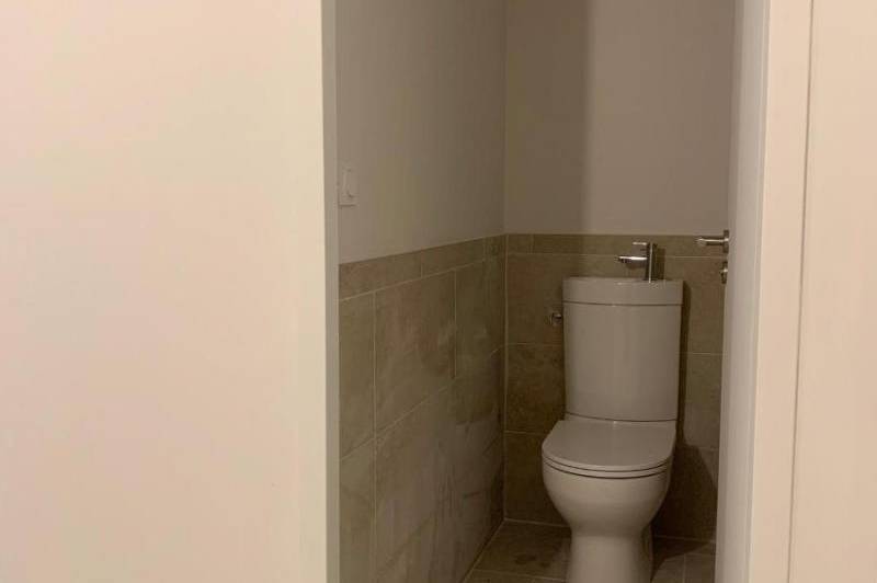 Maison de village -entierement renovee - espace stationnement  ...