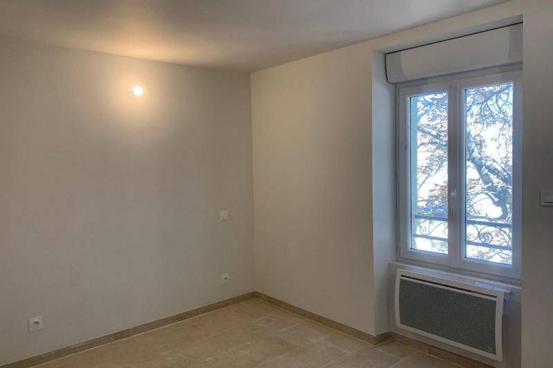 Maison de village -entierement renovee - espace stationnement  ...