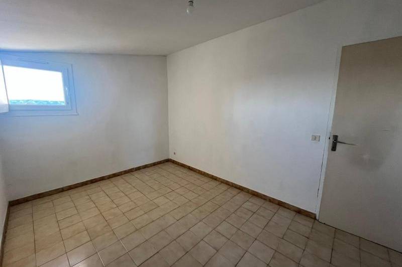 Appartement dans partie de mas - appartement dans  ...