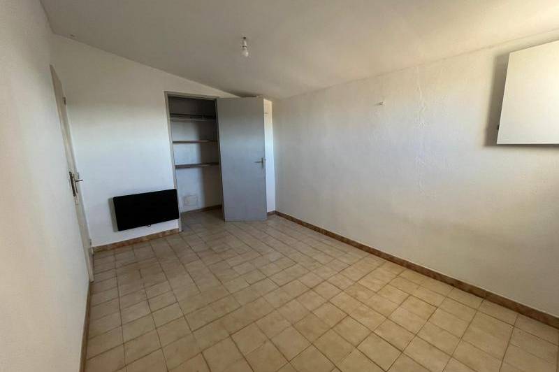 Appartement dans partie de mas - appartement dans  ...