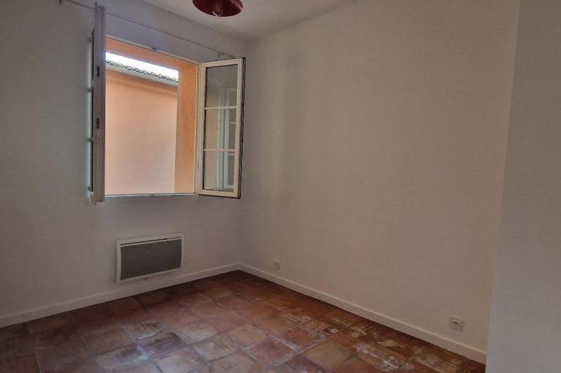 Appartement t2- belle piece de vie - centre  ...