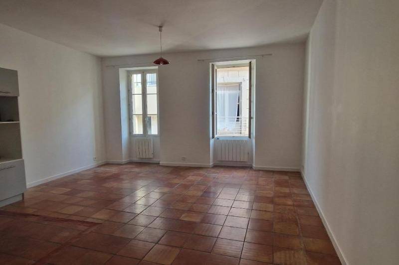 Appartement t2- belle piece de vie - centre  ...