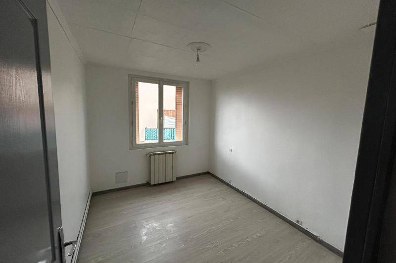Appartement renove -garage -balcon - appartement renove -  ...