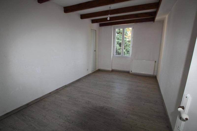 Grande maison dans bel environnement avec garage et ...