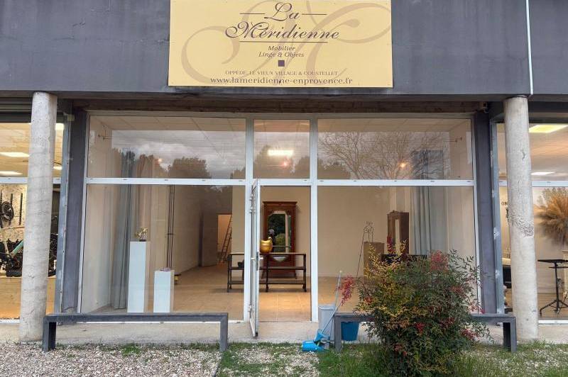 Local commercial - grande vitrine - local commercial  ...