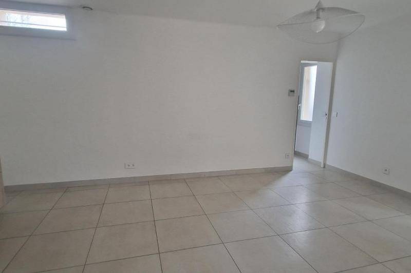 Maison t3- plain-pied - parking - maison t3  ...