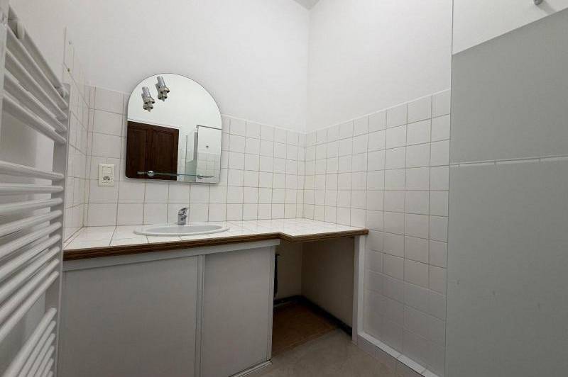 Appartement centre ville- entierement renove - terrasse -  ...