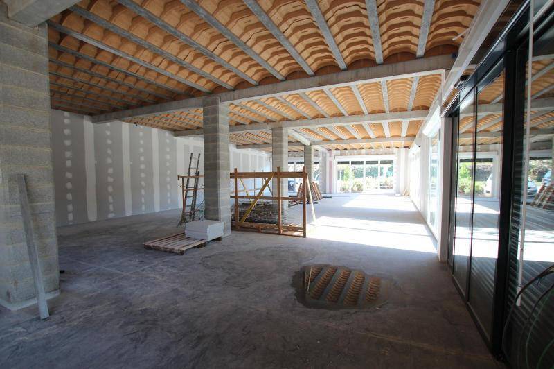 Grand local 280 m² - axe passant -  ...