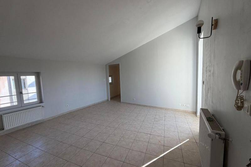 Appartement t3 - balcon - 1 place de  ...