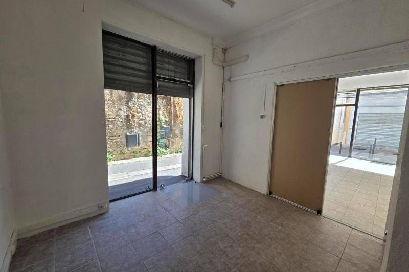 Beau local commercial ou professionnel en centre-ville 3  ...