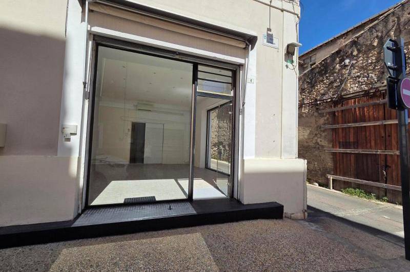 Beau local commercial ou professionnel en centre-ville 3  ...
