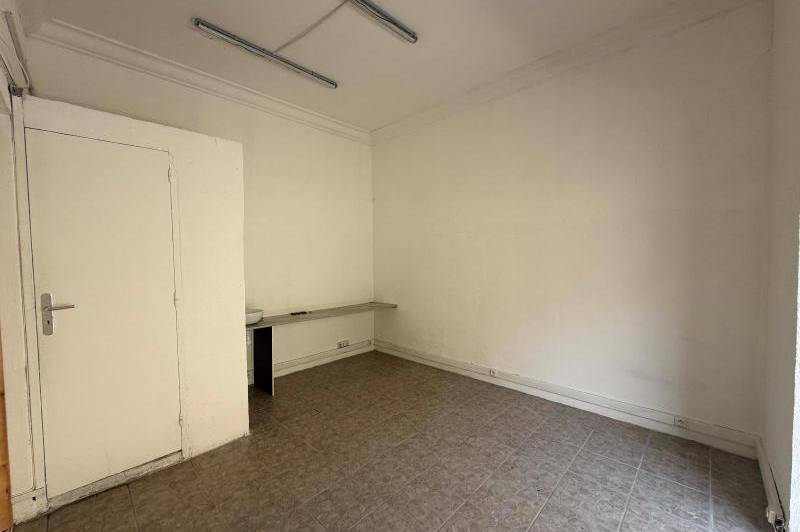 Beau local commercial ou professionnel en centre-ville 3  ...