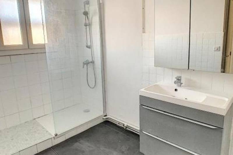 Bel appartement en centre ville 2eme etage avec  ...