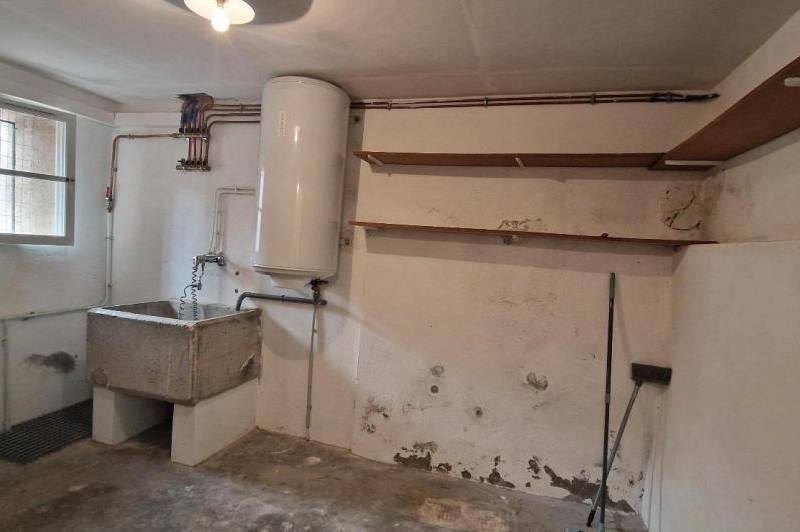 Appartement t3 meuble 1er etage entierement refait ...