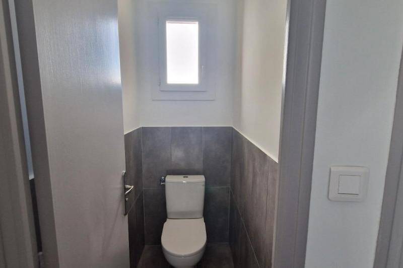 Appartement t3 meuble 1er etage entierement refait ...