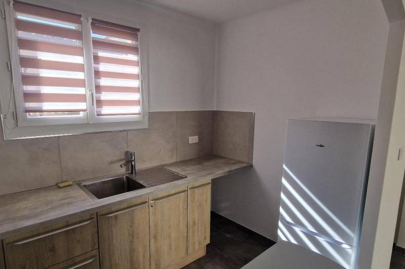 Appartement t3 meuble 1er etage entierement refait ...