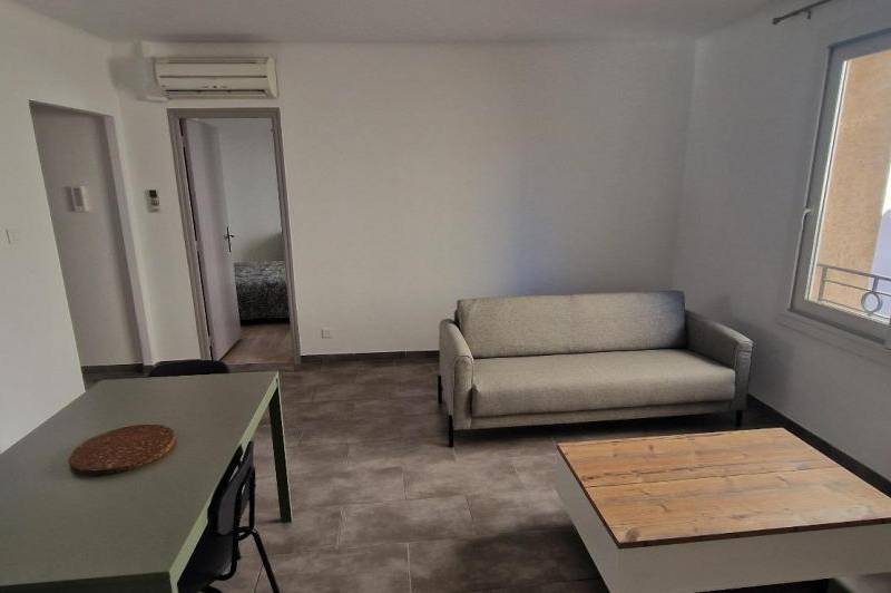 Appartement t3 meuble 1er etage entierement refait ...