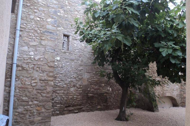 Appartement t3 meuble 1er etage entierement refait ...