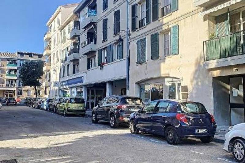 Bel appartement 64 m²  au 3ème étage  ...