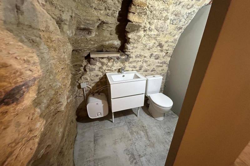 Local - vitrine - chauffage - local commercial  ...