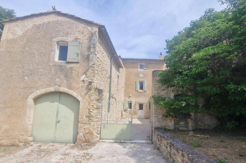 Charmant appartement  dans une partie de mas  ...