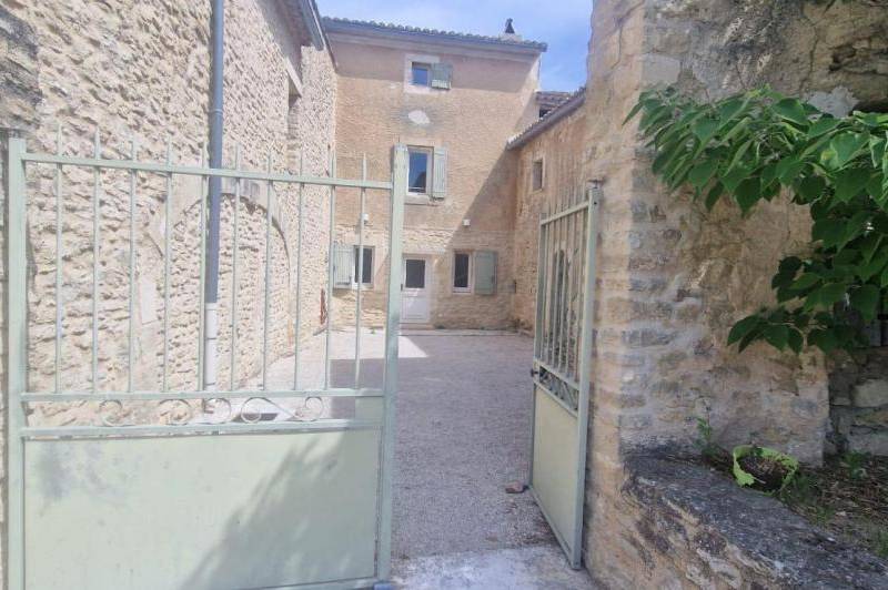 Charmant appartement  dans une partie de mas  ...