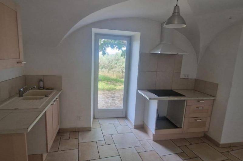 Charmant appartement  dans une partie de mas  ...