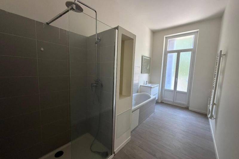 Appartement renove - cave - jardin prive -  ...