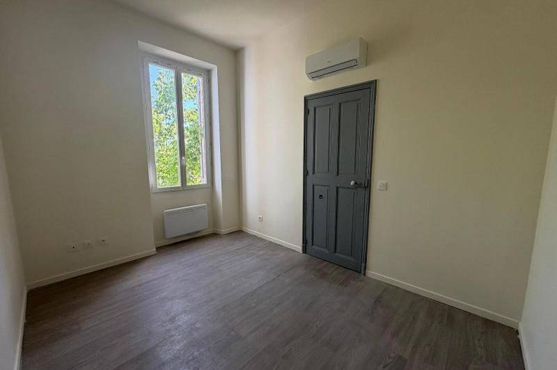 Appartement renove - cave - jardin prive -  ...