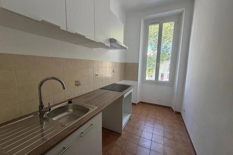 Appartement renove- place de parking- commodites a proximites  ...