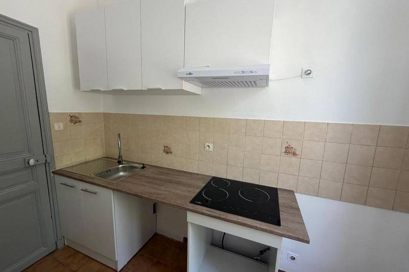 Appartement renove- place de parking- commodites a proximites  ...