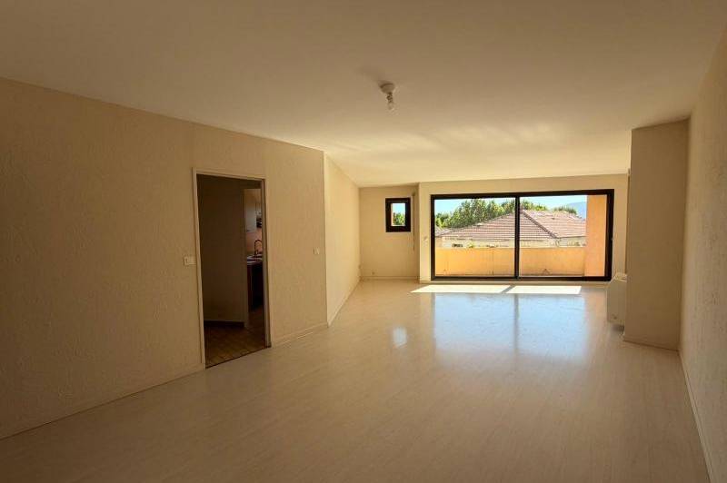 Appartement t3 - balcon -ascenseur-climatisation - appartement - ...