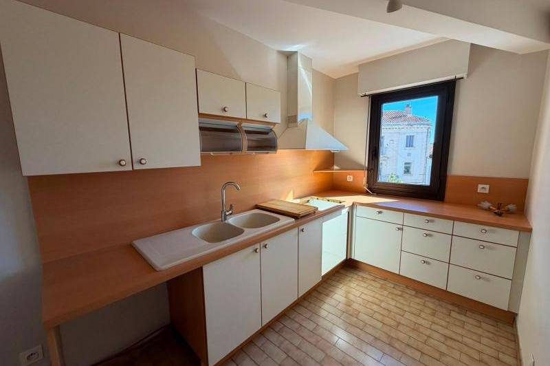 Appartement t3 - balcon -ascenseur-climatisation - appartement - ...