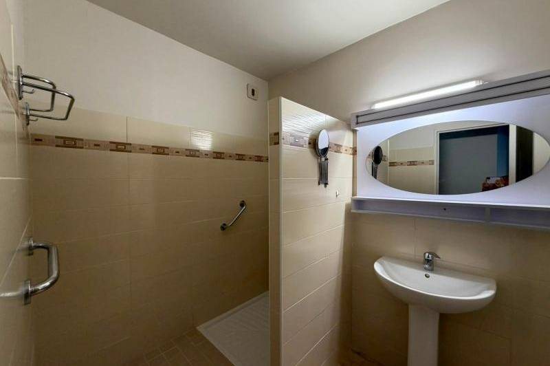 Appartement t3 - balcon -ascenseur-climatisation - appartement - ...