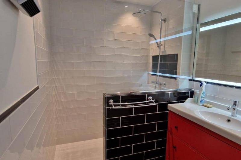 Maison - local professionnel - climatisation - cour ...