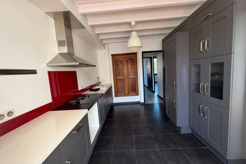 Maison - local professionnel - climatisation - cour  ...