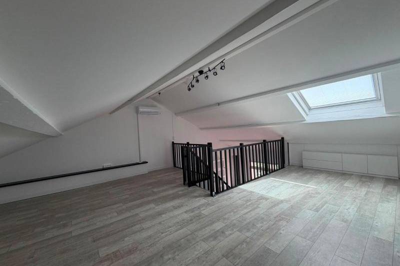 Maison - local professionnel - climatisation - cour  ...