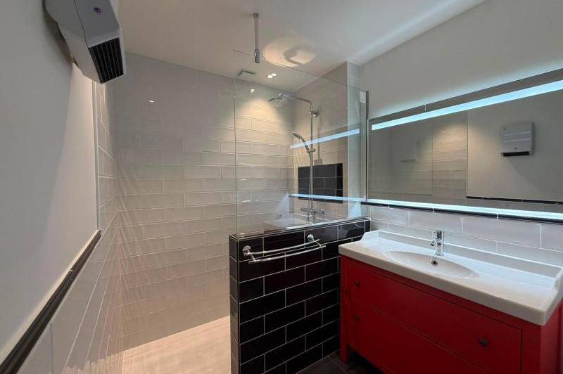 Maison - local professionnel - climatisation - cour  ...