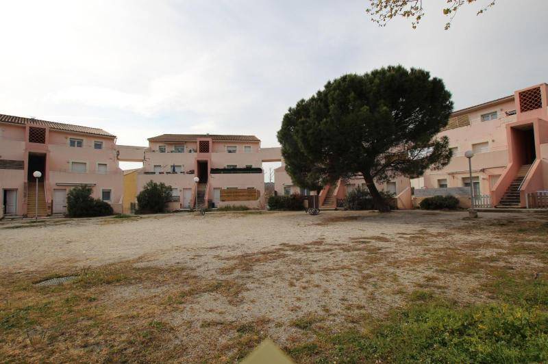 Appartement t2 avec balcon et parking en residence  ...