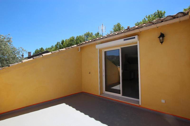 Appartement au 1er Étage  - vaste terrasse  ...