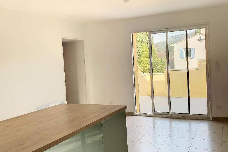 Appartement au 1er Étage  - vaste terrasse  ...