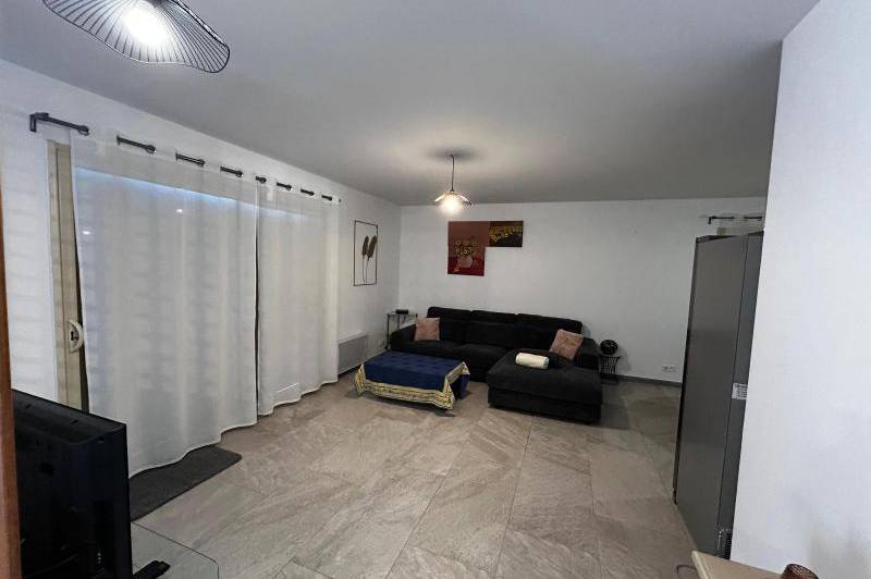 Maison mitoyenne - plain-pied - jardin cloture -  ...