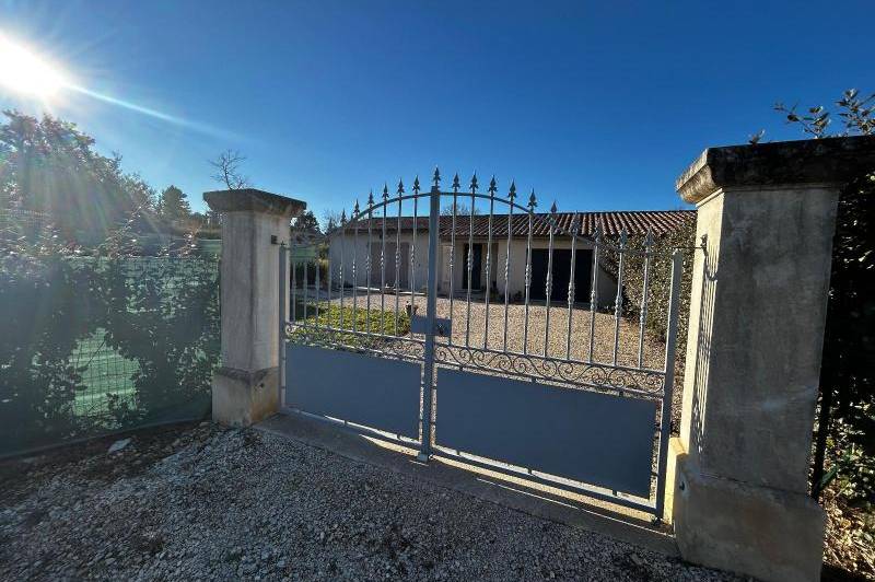 Maison mitoyenne - plain-pied - jardin cloture -  ...