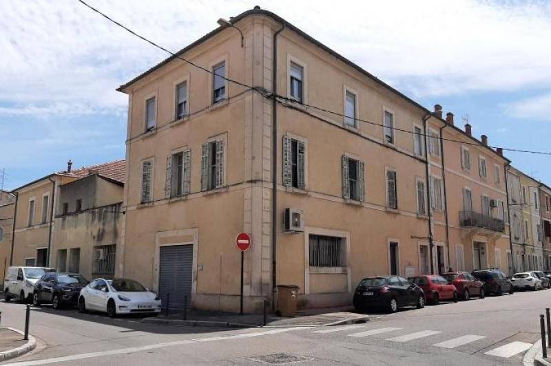 Appartement t1 - beau studio au 2ème étage  ...