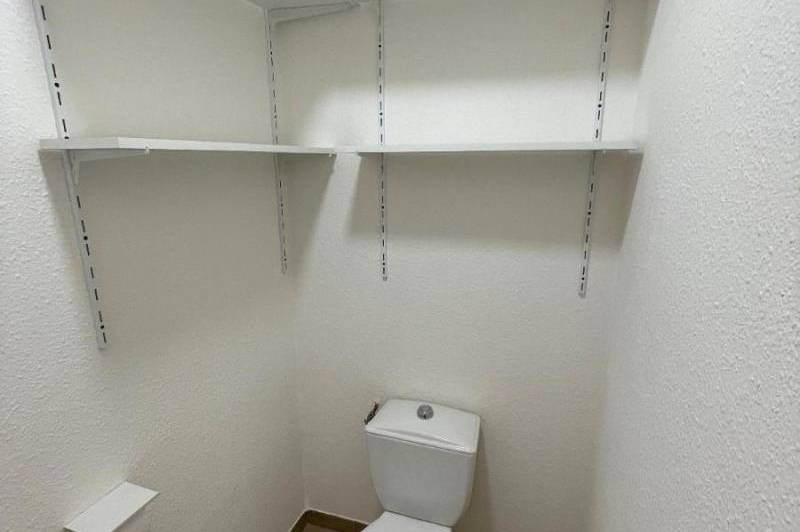 Appartement t1 - beau studio au 2ème étage  ...