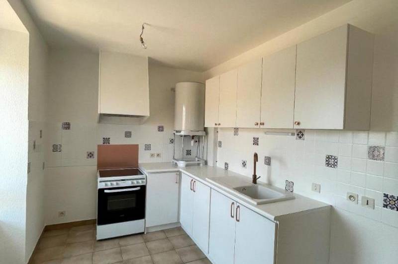 Appartement t1 - beau studio au 2ème étage  ...