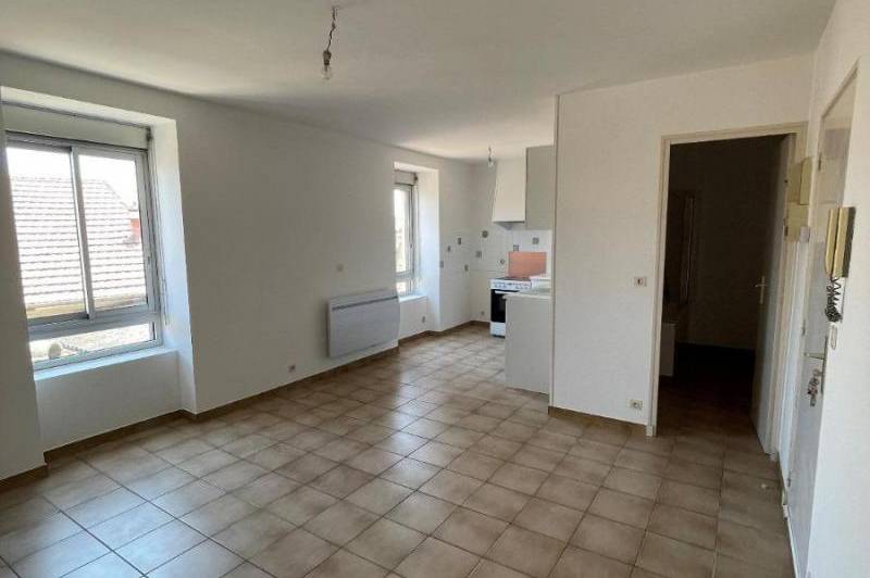 Appartement t1 - beau studio au 2ème étage  ...
